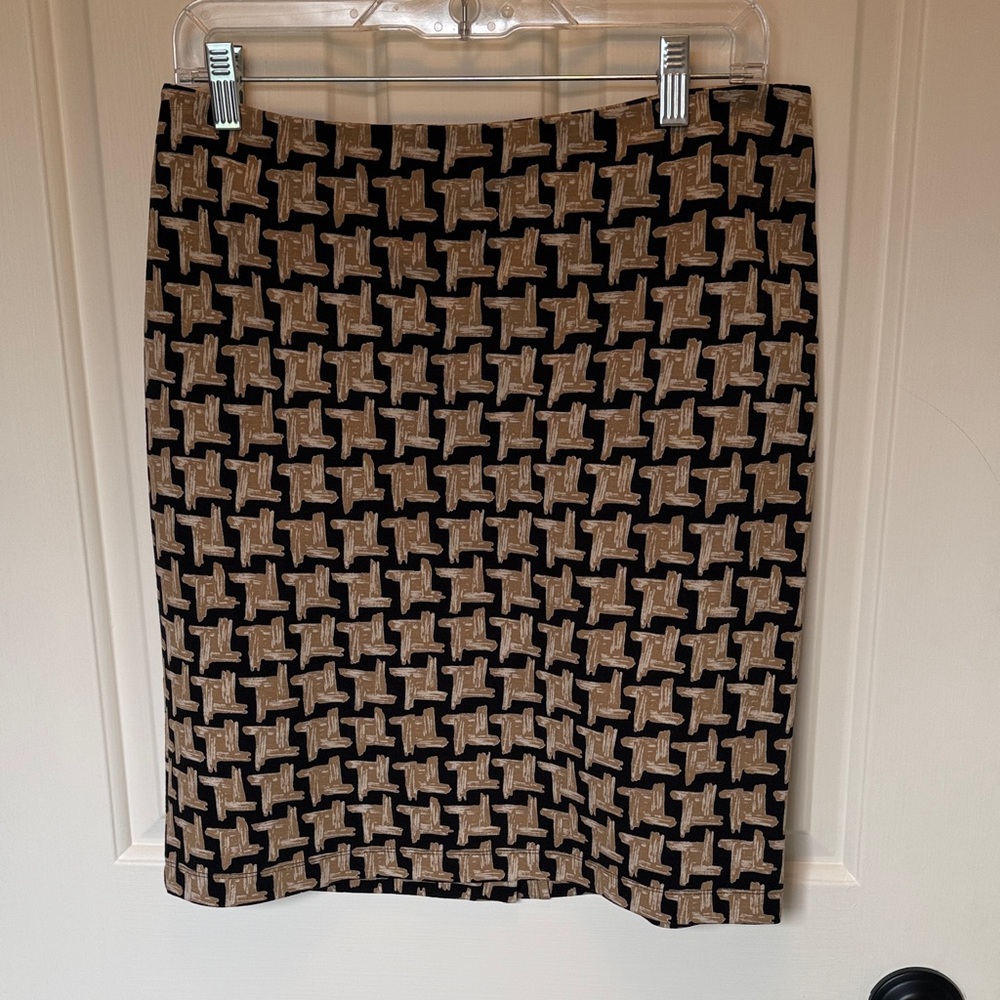 J. McLaughlin Tan and Black Patterned Pencil Skirt